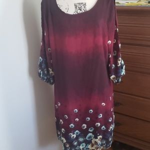 Beautiful dress. Split sleeve.  Perfect condition